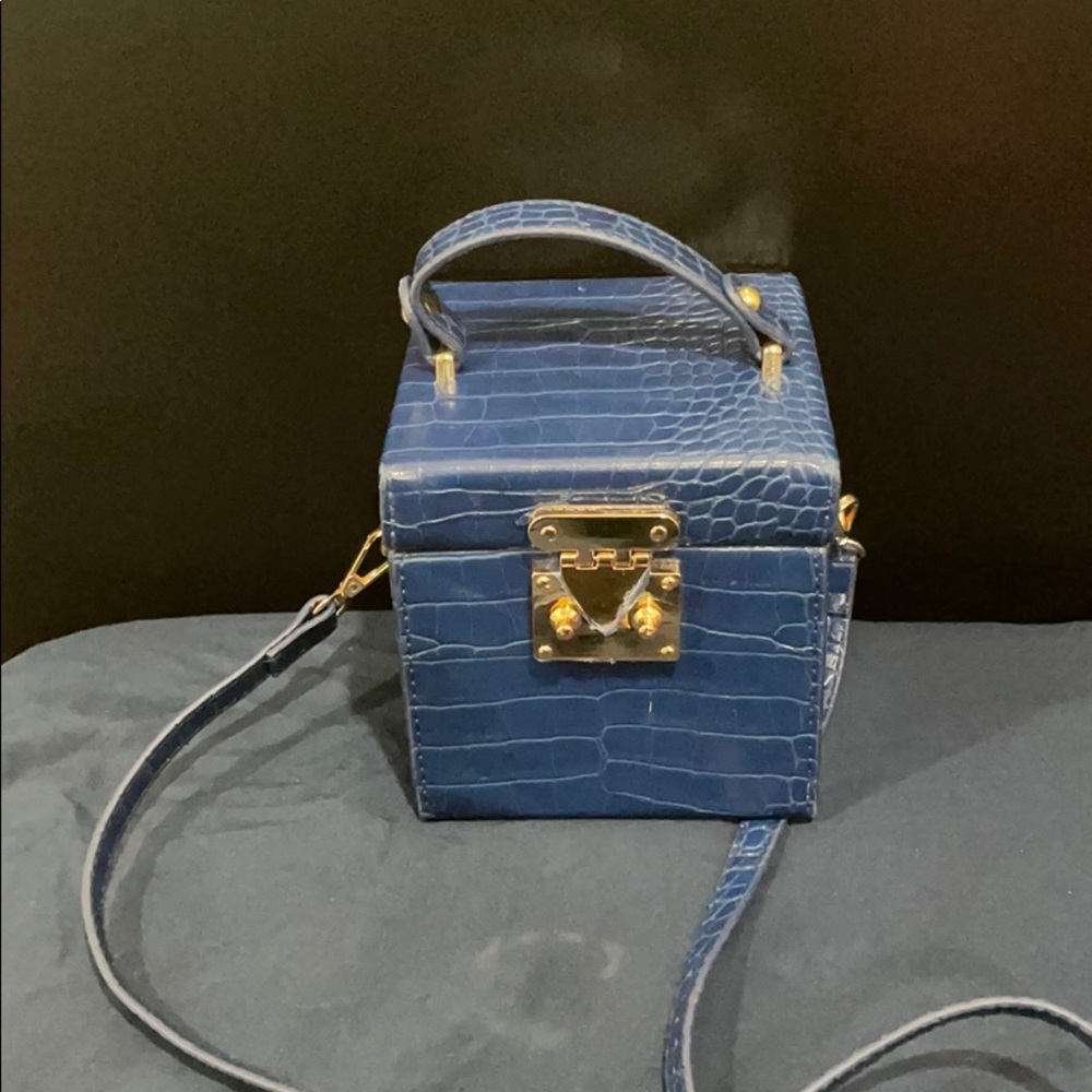 Navy  box purse